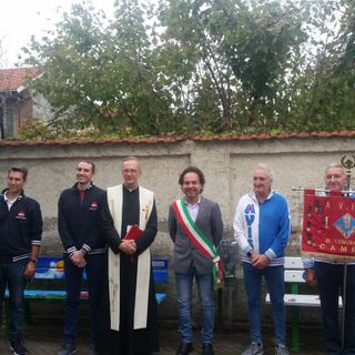 Cerano, inaugurate altre due panchine grazie all'iniziativa di Avis e Aido