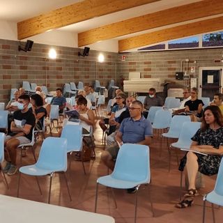 Un folto ed interessato pubblico alla conferenza sui cambiamenti climatici di Gargallo
