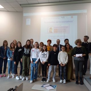 Consegnati i patentini dello smartphone agli studenti di Novara