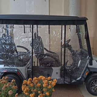 Novara, golf car gratuita al cimitero per anziani e persone con ridotta mobilità