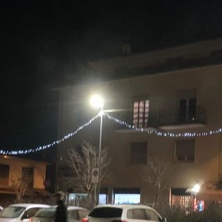 Varallo Pombia: montate le le luminarie natalizie
