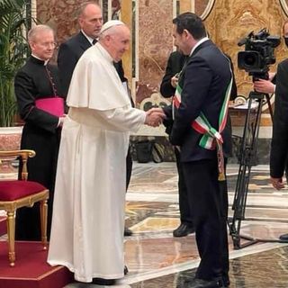 Canelli nel giorno del funerale di Papa Francesco: «Grazie per il tuo straordinario messaggio di umanità»