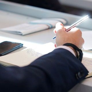 La crisi cancella anche i rappresentanti: in 10 anni perso il 10% degli operatori, &quot;senza contratto e sempre più precari&quot;
