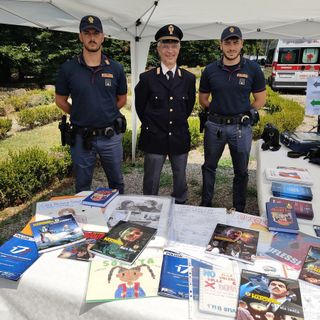 La Polizia di Stato incontra famiglie e giovani a “Il Fumetto in Via” a Trecate
