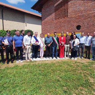 Barengo inaugura nuovo posteggio pubblico e un defibrillatore donato alla comunità