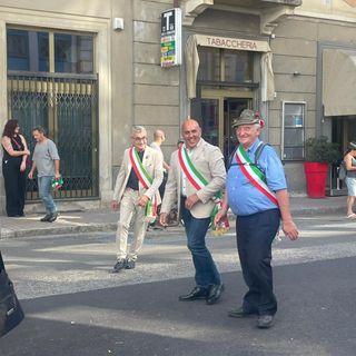 Borgomanero, il sindaco Bossi alla sfilata del XXVII Raduno del Primo Raggruppamento Alpino