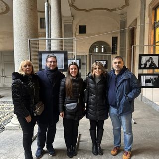 “Una scuola, tanti sguardi”: a Gozzano la mostra che unisce musica, fotografia e inclusione