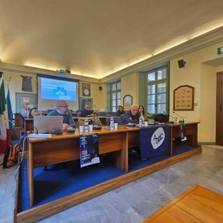 “Vero o Falso – Navigare in Sicurezza”: la Provincia di Novara al fianco di Adoc Piemonte