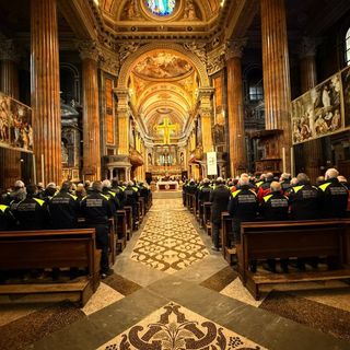 Il Duomo di Novara colorato di giallo e blu per il Volontariato di Protezione Civile