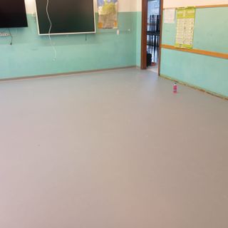 Conclusi i lavori al distaccamento del Liceo Carlo Alberto: rifatta la pavimentazione di un’aula