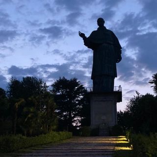 San Carlone: aperture serali e concerto omaggio a De André
