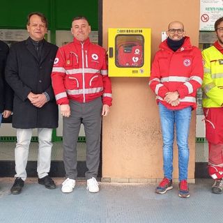 Inaugurati due nuovi defibrillatori a Borgomanero