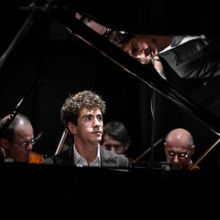 Arona, gran finale sulla sponda piemontese con il pianista Konstantin Emelyanov