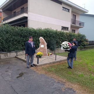 Ricordando i Caduti: Onore e Servizio alla Repubblica