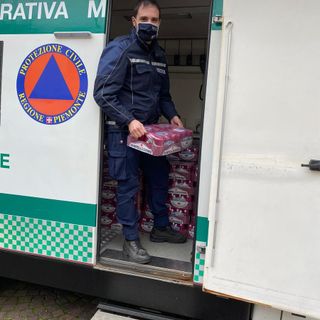 Consegnate alla Caritas di Trecate 50 quintali di cibo dal Banco Alimentare
