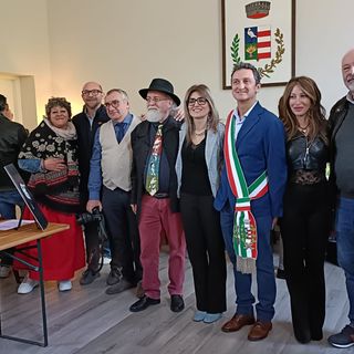 Mandello Vitta celebra la creatività femminile con “Schizzi d’arte”