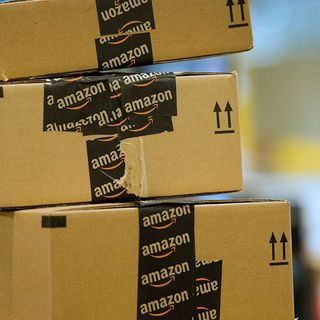 Amazon presenta il nuovo programma per l’inserimento lavorativo di persone sorde