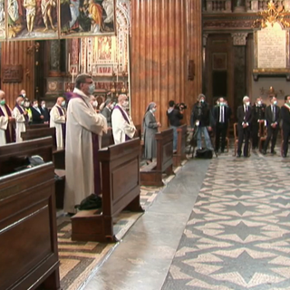 Commozione in Duomo a Novara per l'ultimo saluto al Cardinale Corti
