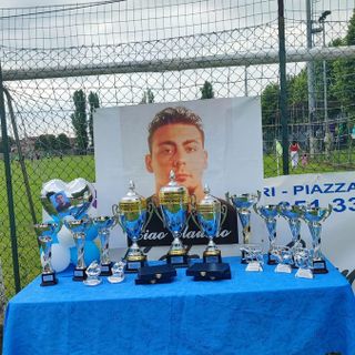 L’a.c. “Idoli” vincitrice della ventesima edizione del memorial calcistico “Claudio Fenderico”