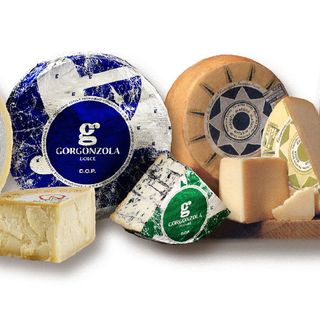 La tournée spagnola di asiago, gorgonzola, pecorino sardo e taleggio, quattro grandi formaggi italiani dop