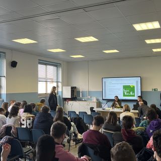 All’Alberghiero Ravizza un seminario su farina di grilli e insetti edibili