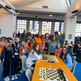 Campionati Studenteschi di scacchi 2023: Cameri campione regionale nel torneo femminile delle scuole medie