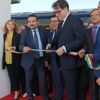 Amazon: inaugurata la stazione Fs ad Agognate, da giugno 6 treni per i 1000 dipendenti