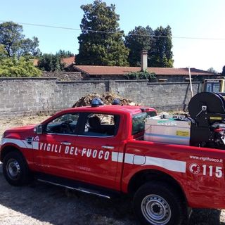 Incidente sul lavoro a Lesa, operaio cade in uno scavo per la costruzione di una fossa biologica
