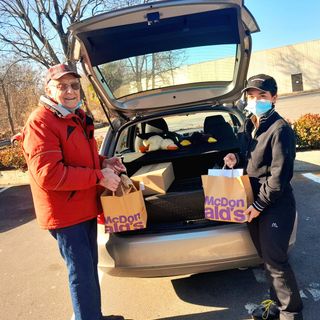 Nella provincia di Novara McDonald’s e Fondazione Ronald McDonald donano 160 pasti caldi a settimana, insieme a Banco Alimentare del Piemonte