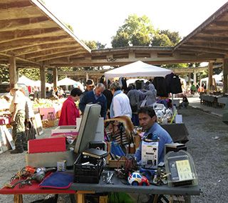 Domenica mercatino antiquario a Borgomanero