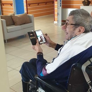 Coronavirus: a Momo gli ospiti della Rsa “M. Squarini” in videocontatto coi familiari