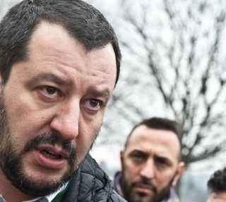 Scuola, l'allarme di Salvini: &quot;In Piemonte 15mila studenti disabili e il ministro dorme&quot;