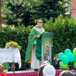 È stata celebrata domenica scorsa la messa di saluto a don Sandro Mora