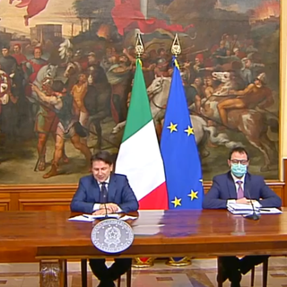 Consiglio dei ministri, via libera al Decreto Rilancio. Conte: "Testo da 55 miliardi, come due manovre economiche"