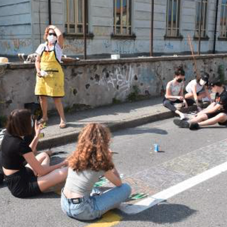 Borgomanero, i ragazzi delle medie “Gobetti” abbelliscono degli spazi urbani