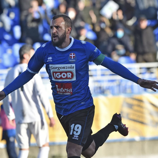 Il Novara batte 4 a 0 il Saluzzo e mantiene la testa della classifica
