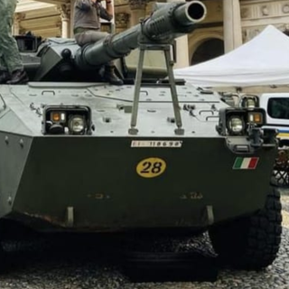 Carro armato in piazza a Novara: francescani scrivono a vescovo e sindaco