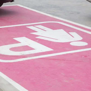 Nuovi &quot;Parcheggi Rosa&quot; per donne in gravidanza e con neonati a i Garbagna Novarese