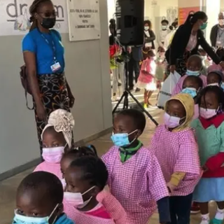 Novara, fisioterapista in partenza per il Mozambico lancia raccolta fondi: ‘Portiamo un aiuto concreto ai bambini’