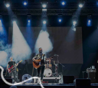 “Tributo a Battisti” , inaugurazione per la rassegna culturale “Accordi d’Autore” a Villa Cicogna