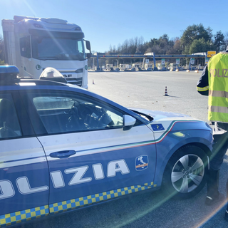 Contromano in autostrada, la Polizia identifica il conducente