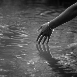 Romagnano Sesia: mostra fotografica di Raffaella Bordini che celebra la forza delle donne Romagnano Sesia: mostra fotografica di Raffaella Bordini che celebra la forza delle donne