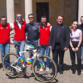 Il G-Team torna all’Aou di Novara con la “bicicletta per la pace” e un concerto speciale per la Terapia Intensiva Neonatale