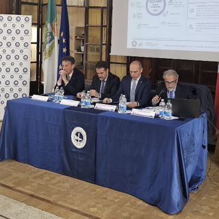 Presentato ad Arona il Piano Industriale 2025-2029 di Navigazione Laghi Oltre 110 milioni di investimenti per flotta, infrastrutture e innovazione tecnologica