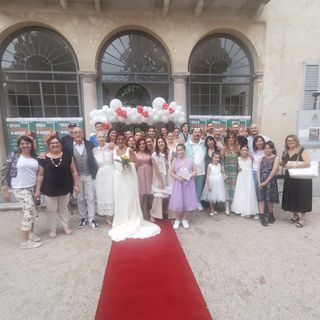 Trecate, ‍“sfila il commercio in musica”: ottima la prima