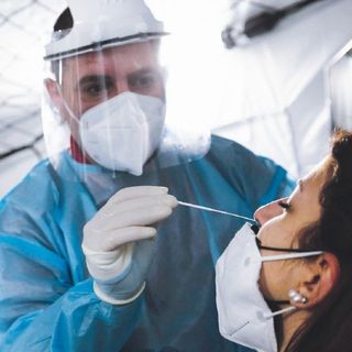 Tamponi rapidi a pagamento nei fine settimana anche negli hotspot pubblici