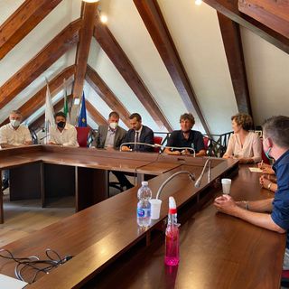 Sottoscritto il “Manifesto di Orta”, primo passo per avviare la prima comunità energetica di lago