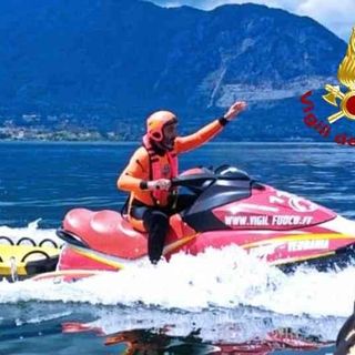Anche il comando di Novara dei Vigili del Fuoco sul Lago Maggiore per la formazione nautica