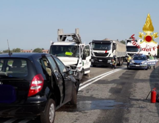Schianto a Borgo Vercelli: morta una donna