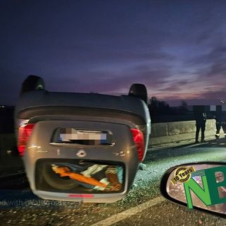 Dal Nord Ovest. Auto ribaltata in super. Un ferito alle cure del 118